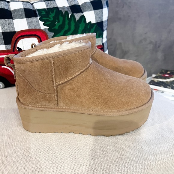 Platform Uggs - Picture 1 of 5